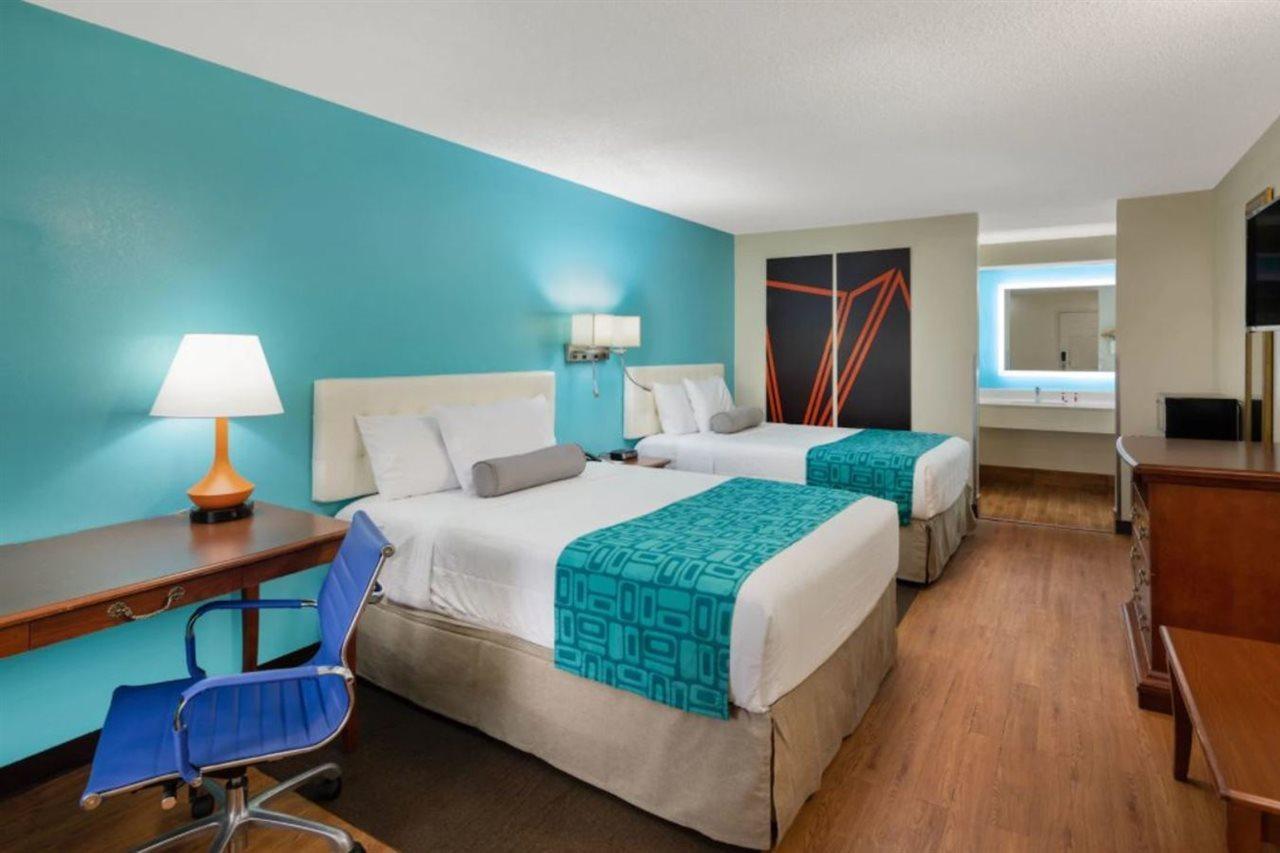 Howard Johnson By Wyndham Savannah Ga Exterior photo