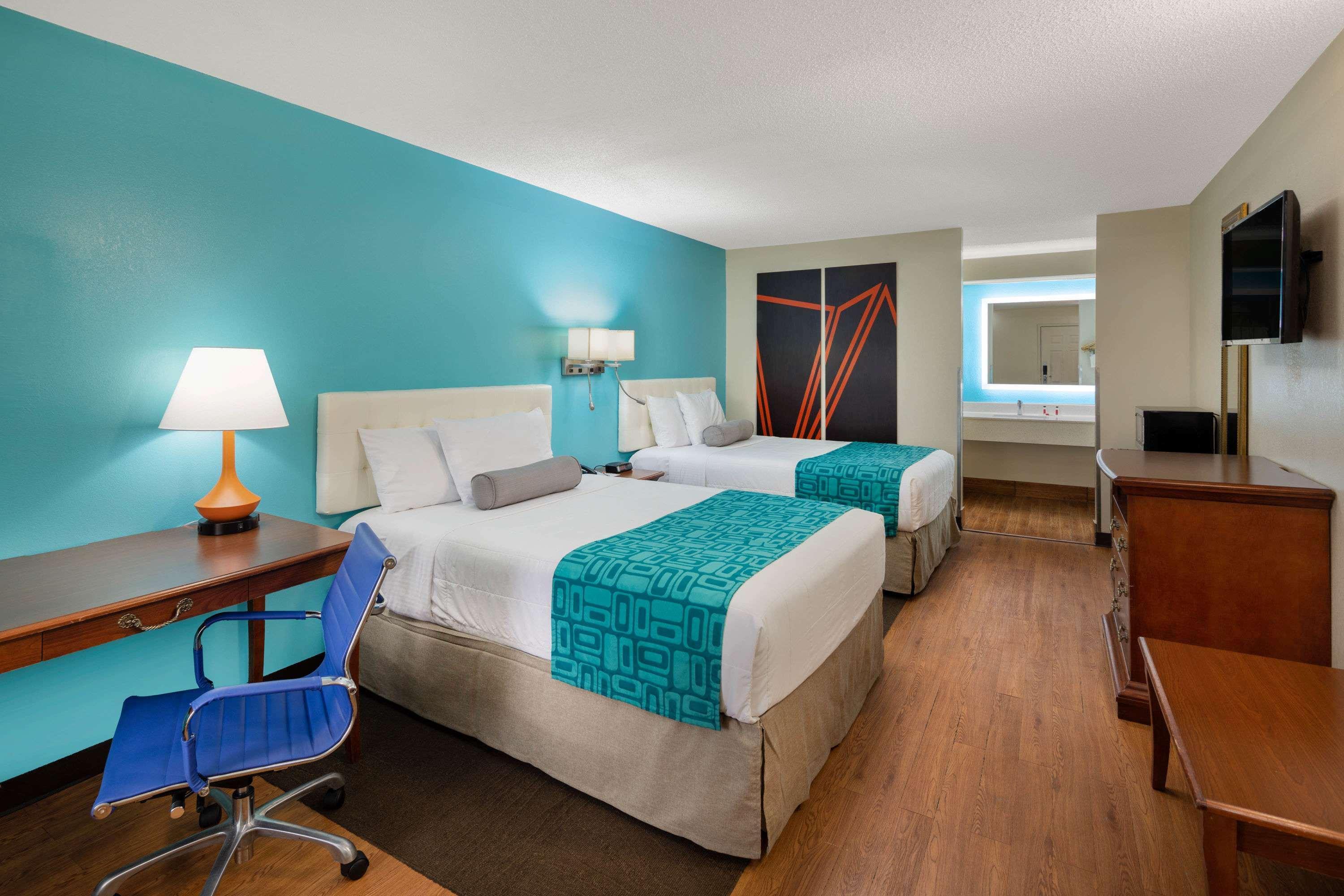 Howard Johnson By Wyndham Savannah Ga Exterior photo