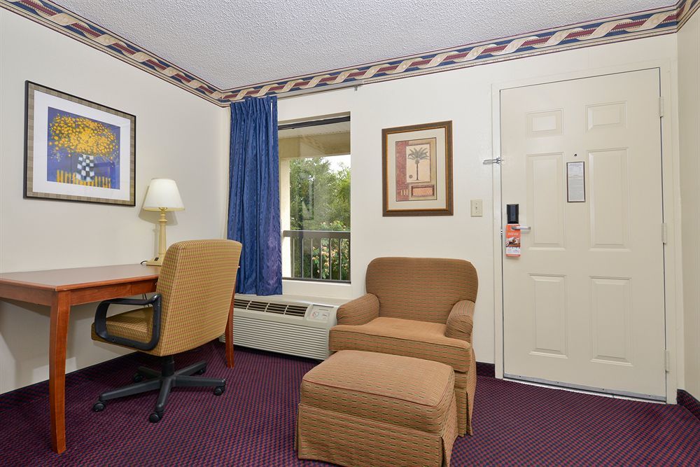 Howard Johnson By Wyndham Savannah Ga Exterior photo
